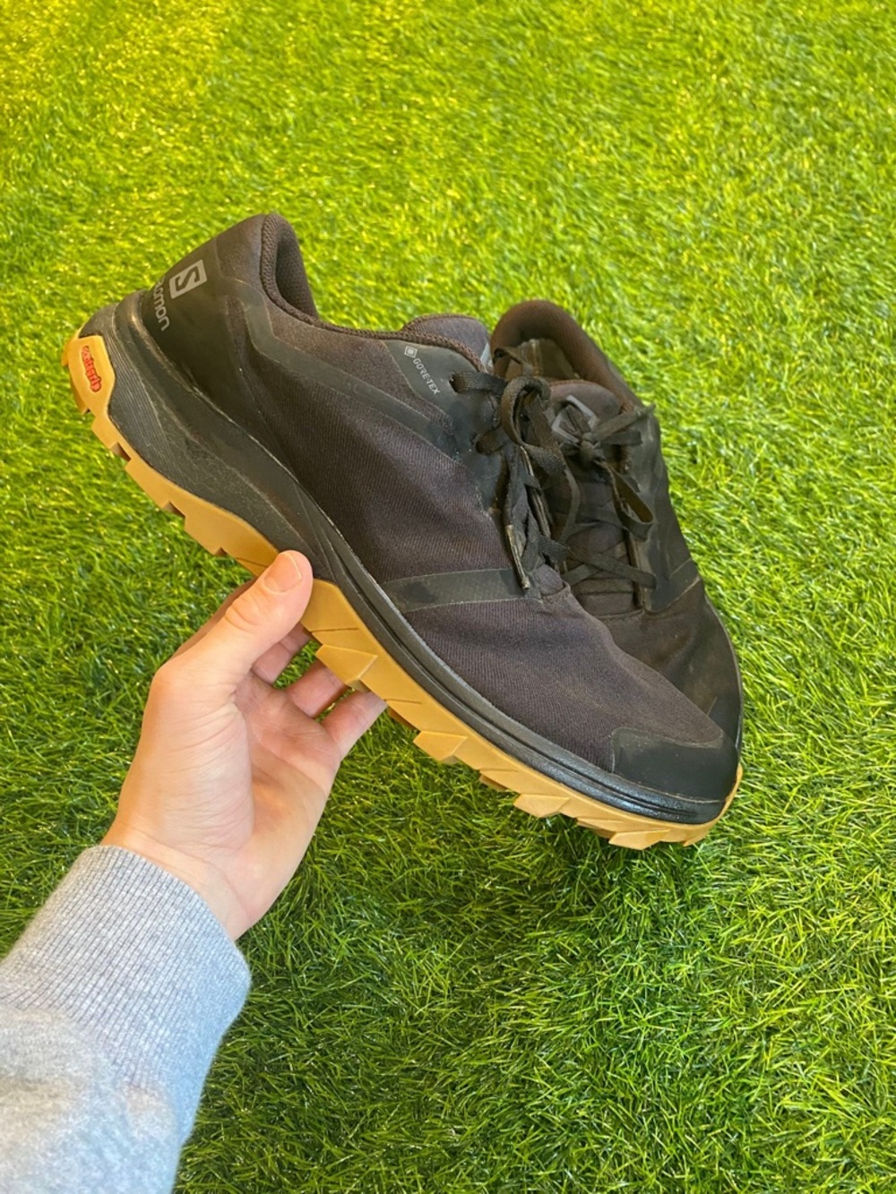 Salomon outbound gtx goretex outdoor shoes size 11